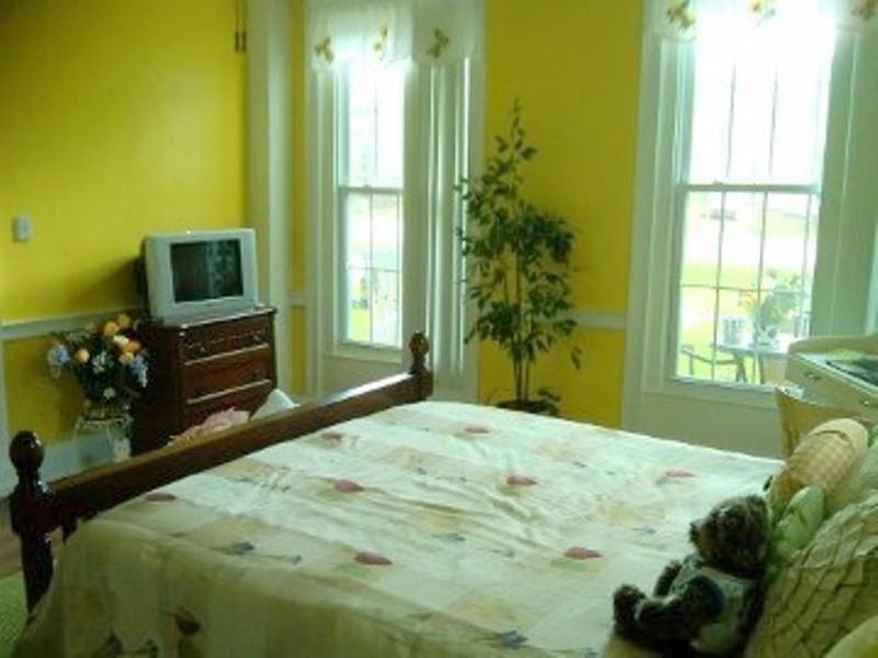 Brookside Inn At Laurens Екстериор снимка