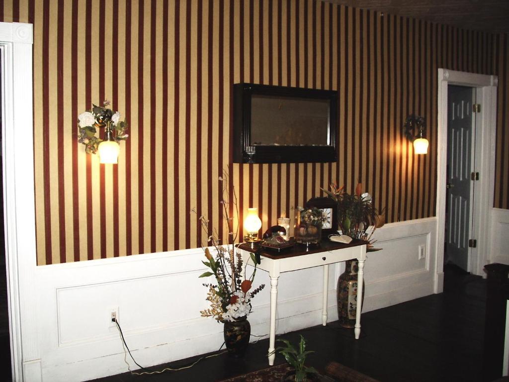 Brookside Inn At Laurens Екстериор снимка