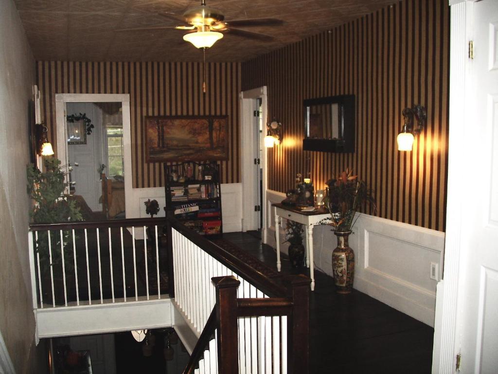 Brookside Inn At Laurens Екстериор снимка