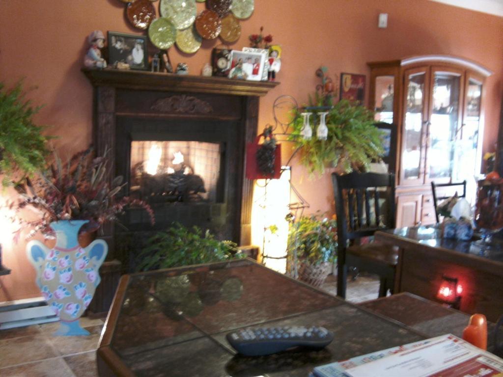 Brookside Inn At Laurens Екстериор снимка